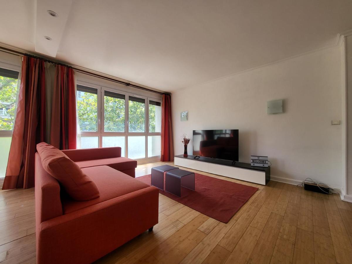 Spacious And Comfortable Apartment - Perfect For Families & Friends - Near Public Transportation มงต์รูช ภายนอก รูปภาพ